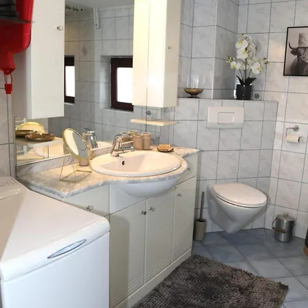Haus Fini Дом отдыха Hartl